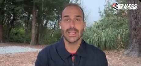 Leia mais sobre o artigo O autoexílio do verme